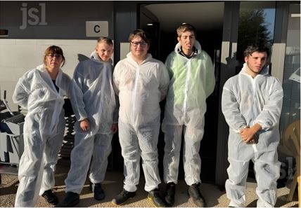 Chantier solidaire : les jeunes du DISP en action